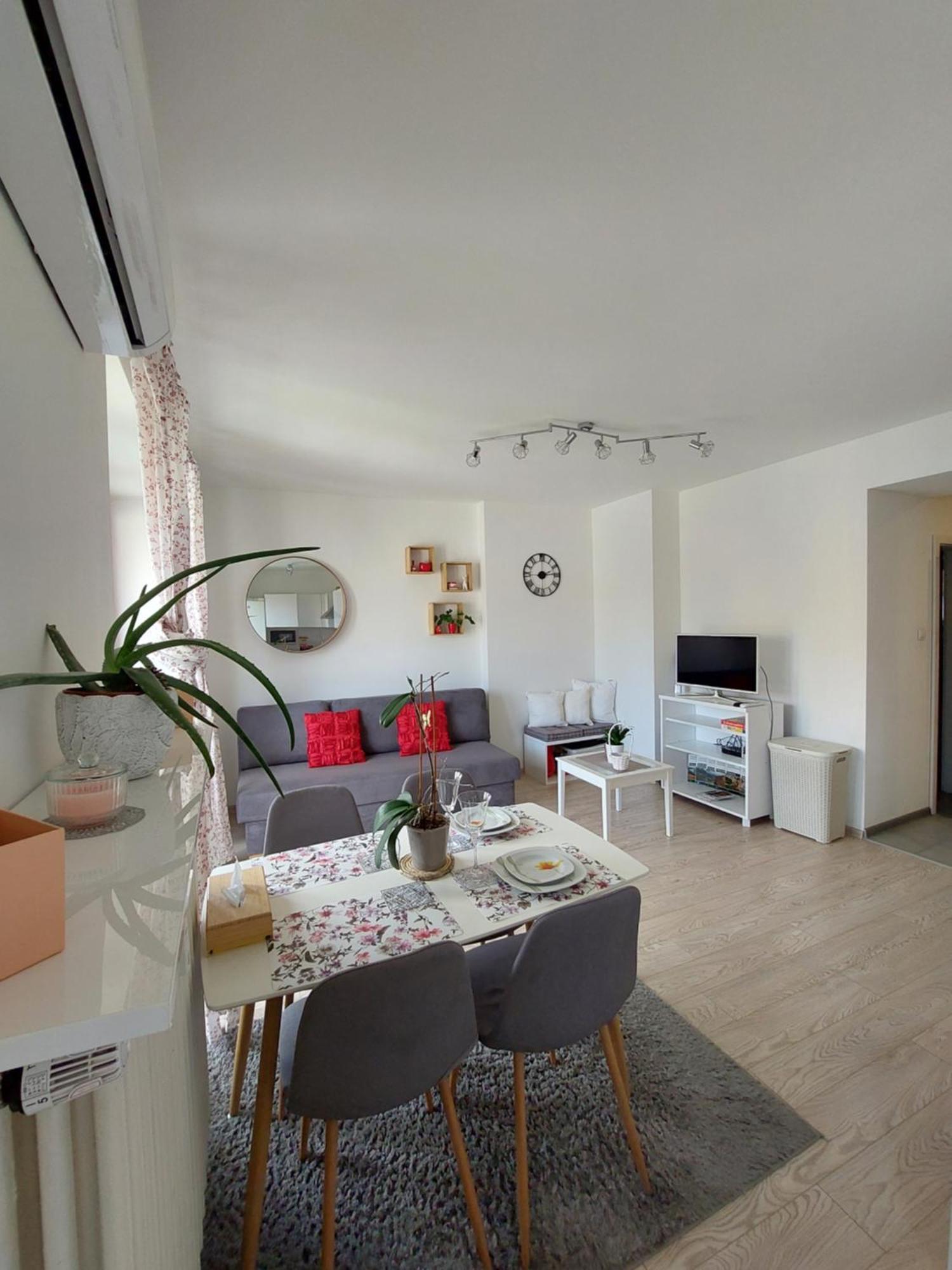 Emily Apartment Košice Kamer foto
